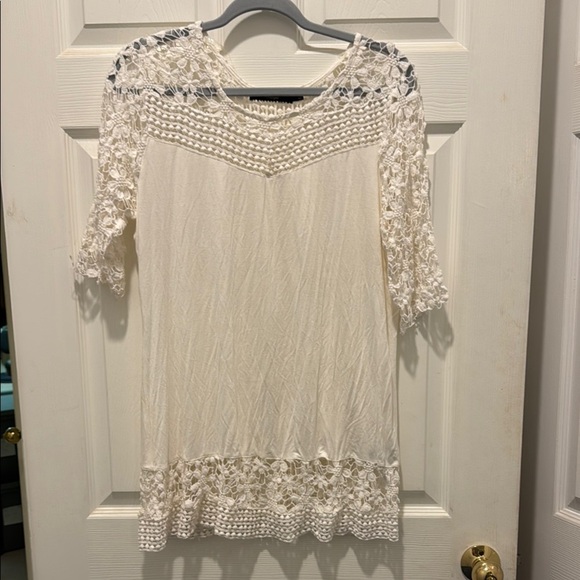 BKE Cream Embellished  Blouse - Picture 1 of 13
